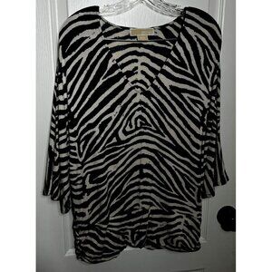 Michael Kors Top Women’s Size Medium Pullover 3/4 Dolmen Sleeves. Animal Print